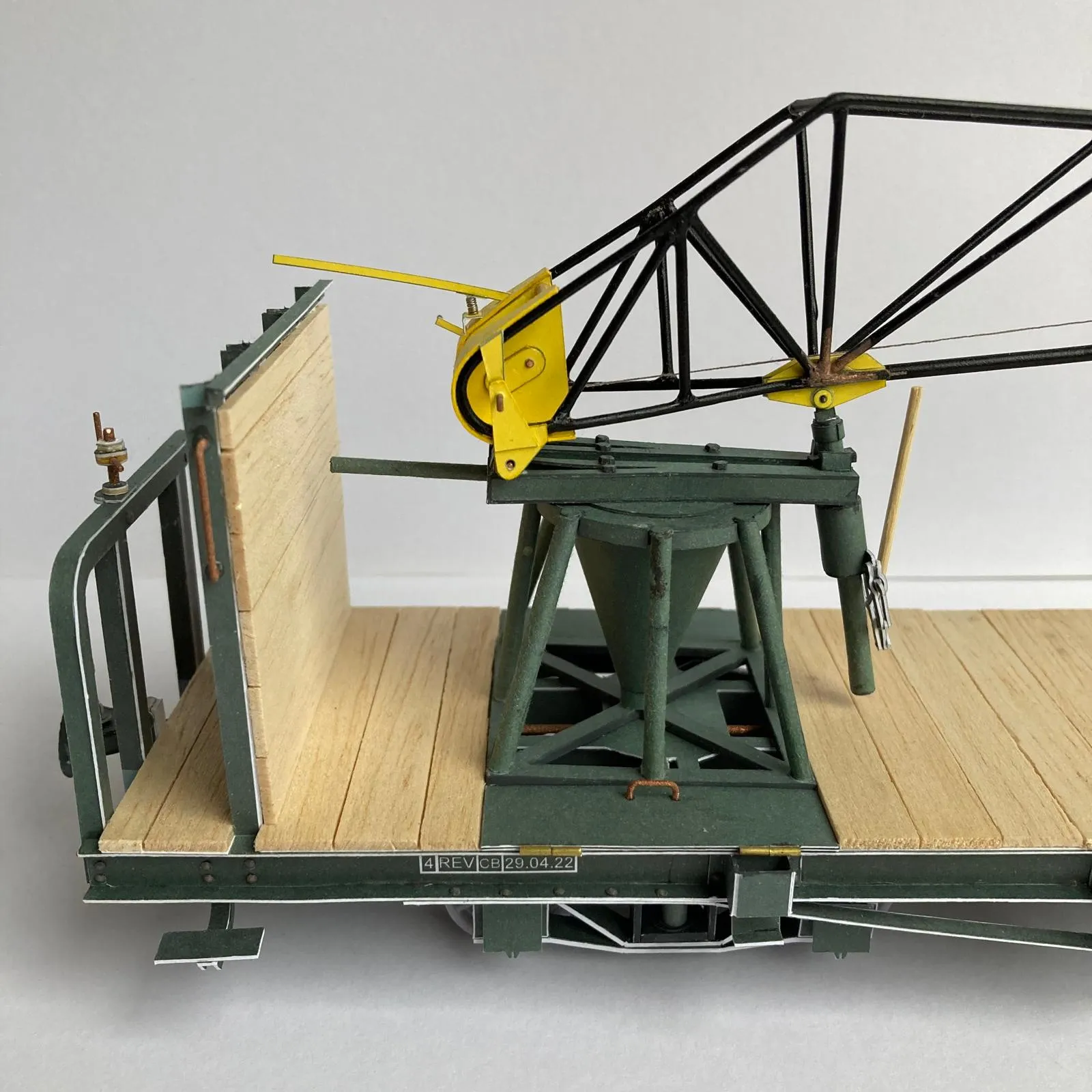 Opleny a klanicový vagón so žeriavom